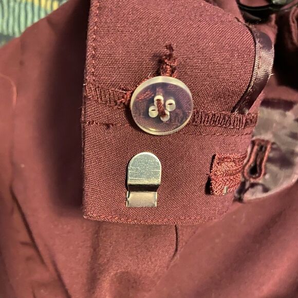 🌺3 for $30🌺Victoria’s Secret, Maroon Pants, size 4. (J06) - Picture 6 of 6